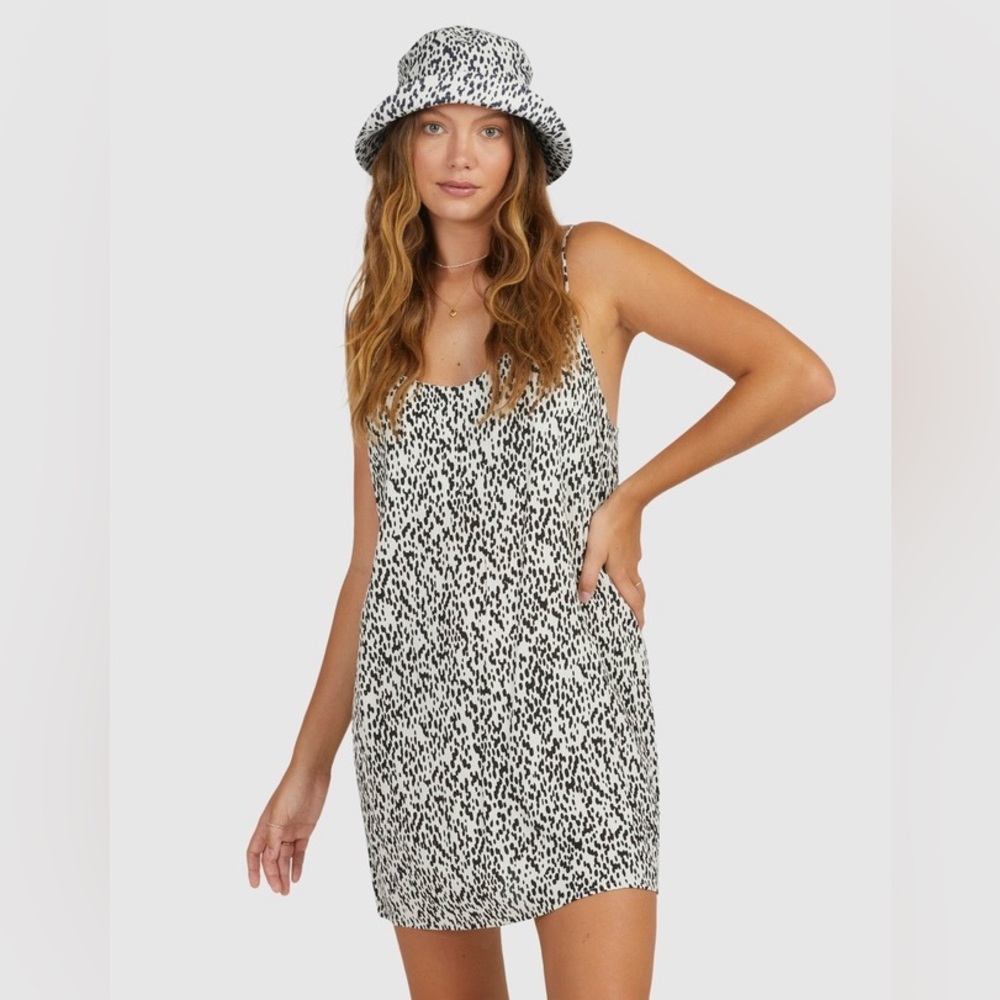Billabong Spotted Crinkle Mini Spaghetti Strap Slip Dress  Size Medium‎